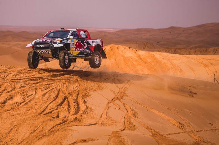 #201 Toyota Gazoo Racing Toyota: Nasser Al-Attiyah, Matthieu Baumel