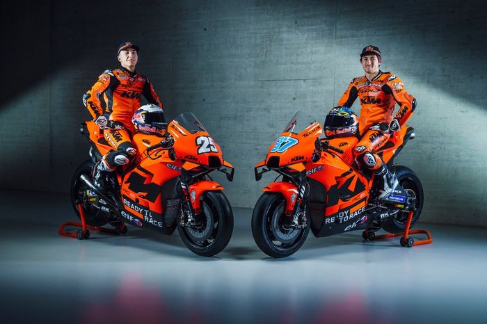 Remy Gardner, KTM Tech3, Raul Fernandez, KTM Tech3

