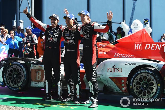 Ganadores #8 Toyota Gazoo Racing Toyota GR010 Hybrid de Sébastien Buemi, Brendon Hartley, Ryo Hirakawa