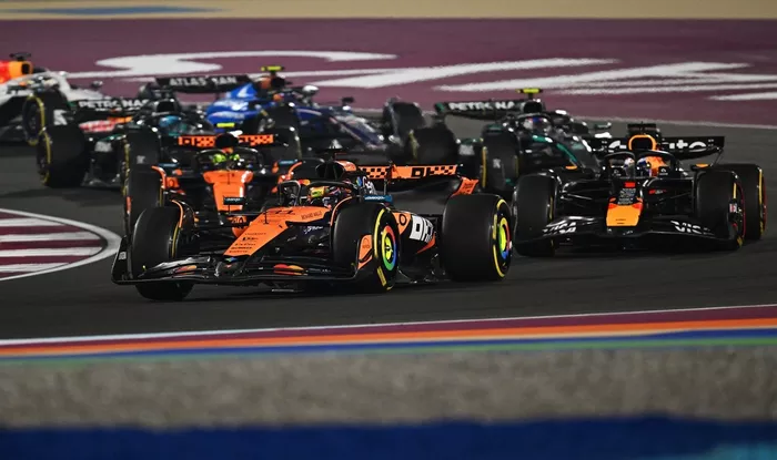 Oscar Piastri, McLaren, Max Verstappen, Red Bull Racing