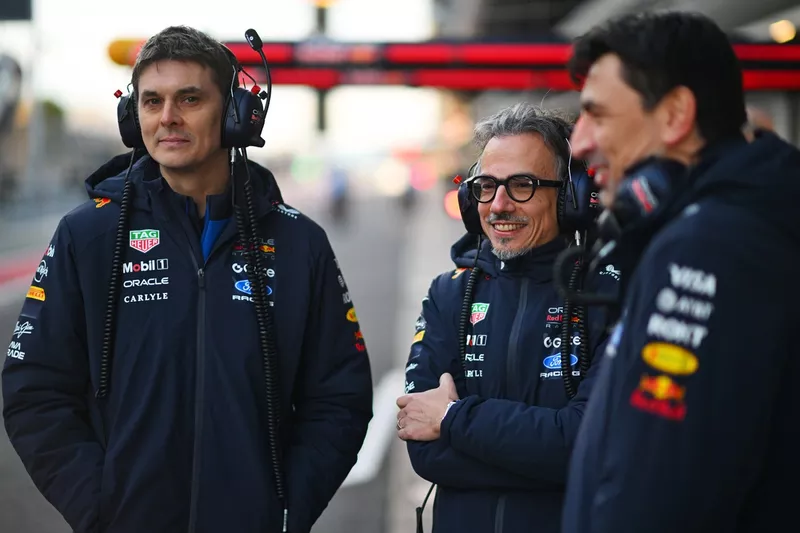 Laurent Mekies, directeur de l'écurie Red Bull Racing, Ben Waterhouse, responsable de l'ingénierie de performance chez Red Bull Racing