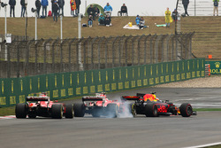 Даніель Ріккардо, Red Bull Racing RB13, Кімі Пайкконен, Ferrari SF70H, Себастьян Феттельl, Ferrari S