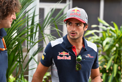 Карлос Сайнс-мол., Scuderia Toro Rosso