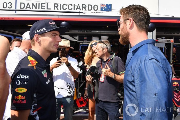 Max Verstappen, Red Bull Racing  y Chris Hemsworth, actor
