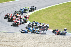Sturz: Jack Miller, Marc VDS, Loris Baz, Avintia Racing, und Alvaro Bautista, Aprilia Racing Team Gr