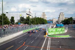Start: Jean-Eric Vergne, DS Virgin Racing leads
