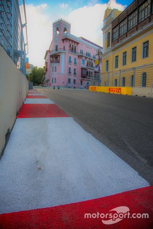 Circuito ciudad de Bakú en la curva 15