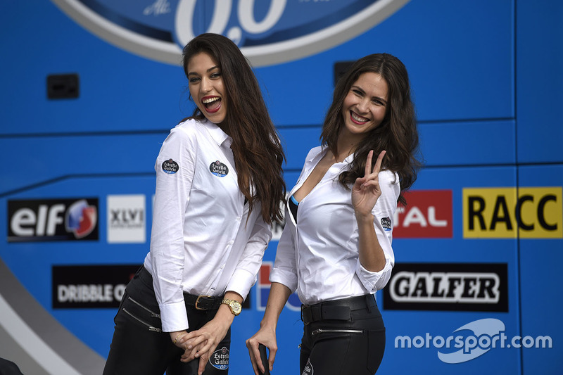 Lovely grid girls