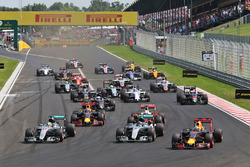 Lewis Hamilton, Mercedes AMG F1; Nico Rosberg, Mercedes AMG F1; and Daniel Ricciardo, Red Bull Racin