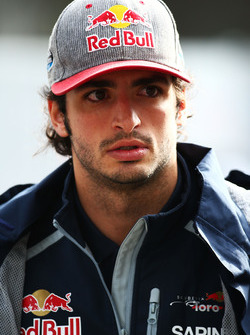 Карлос Сайнс-мол., Scuderia Toro Rosso