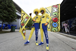 Des fans de Valentino Rossi, Yamaha Factory Racing