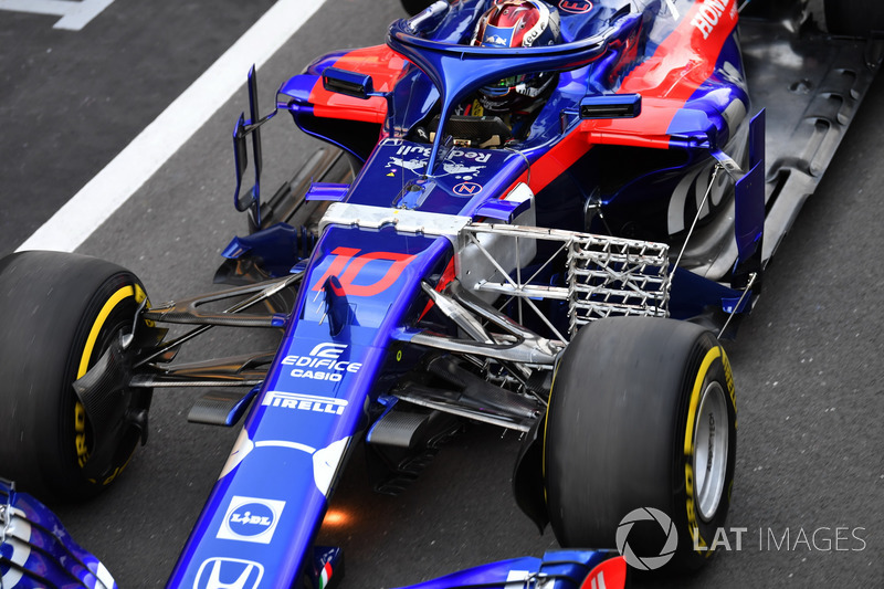 Pierre Gasly, Scuderia Toro Rosso STR13 with aero sensor