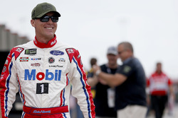 Kevin Harvick, Stewart-Haas Racing, Ford Fusion Mobil 1 / Busch Beer