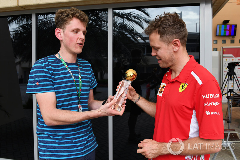 Себастьян Феттель, Ferrari, отримав нагороду "Гонщик 2017 року" від читачів Motorsport-Total.com