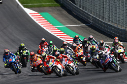 Partenza: Andrea Iannone, Ducati Team al comando