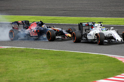 Борьба за позицию: Фелипе Масса, Williams FW38, и Карлос Сайнс-мл., Scuderia Toro Rosso STR11