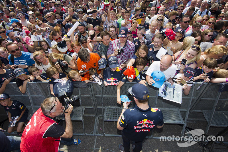 Макс Ферстаппен, Red Bull Racing