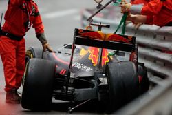 Max Verstappen, Red Bull Racing RB12 crashed out of the race