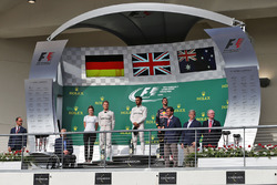 Podium: Victoria Vowles, Mercedes AMG F1 Partner Services Director; Nico Rosberg, Mercedes AMG F1, t