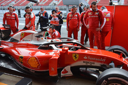 Kimi Raikkonen, Ferrari SF16-H with the F1 Halo cockpit system