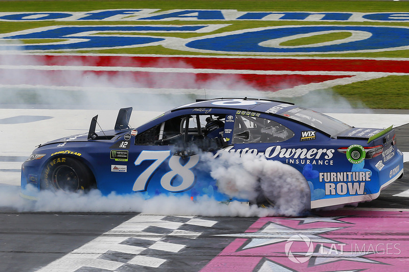 Charlotte (North Carolina): Martin Truex Jr. (Furniture-Row-Toyota)