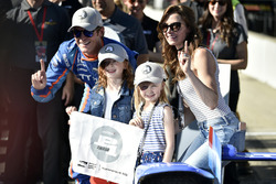 Polesitter Scott Dixon, Chip Ganassi Racing, Honda, mit Familie