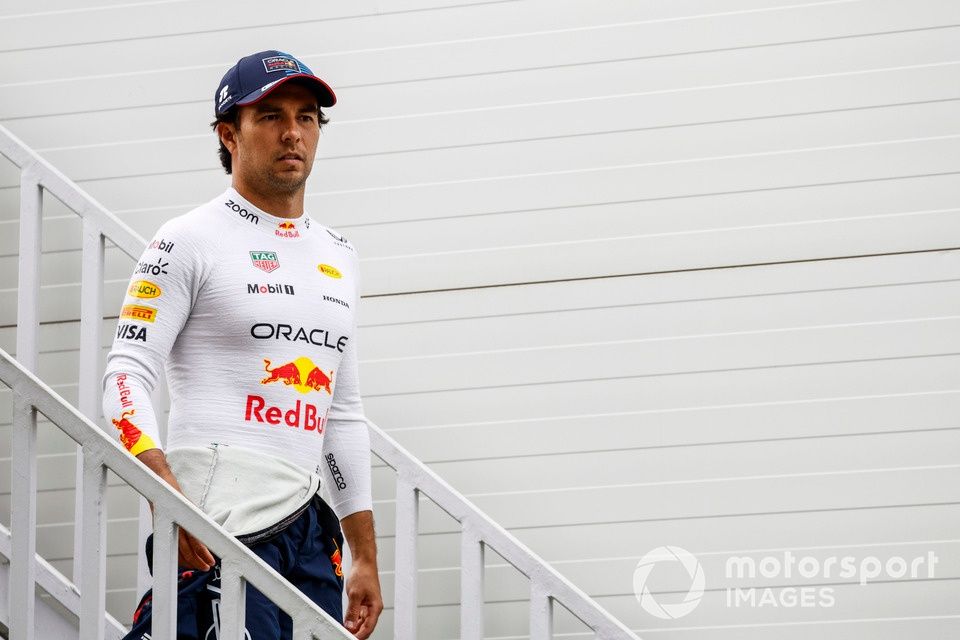 Sergio Perez, Red Bull Racing, w padoku 