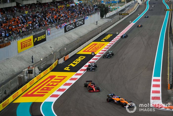 Carlos Sainz Jr., Ferrari SF21, Lando Norris, McLaren MCL35M , Charles Leclerc, Ferrari SF21, Yuki Tsunoda, AlphaTauri AT02