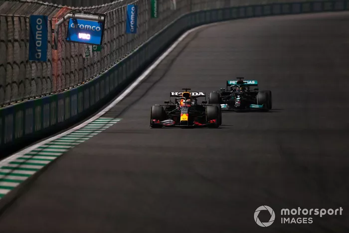 Max Verstappen, Red Bull Racing Lewis Hamilton, Mercedes 