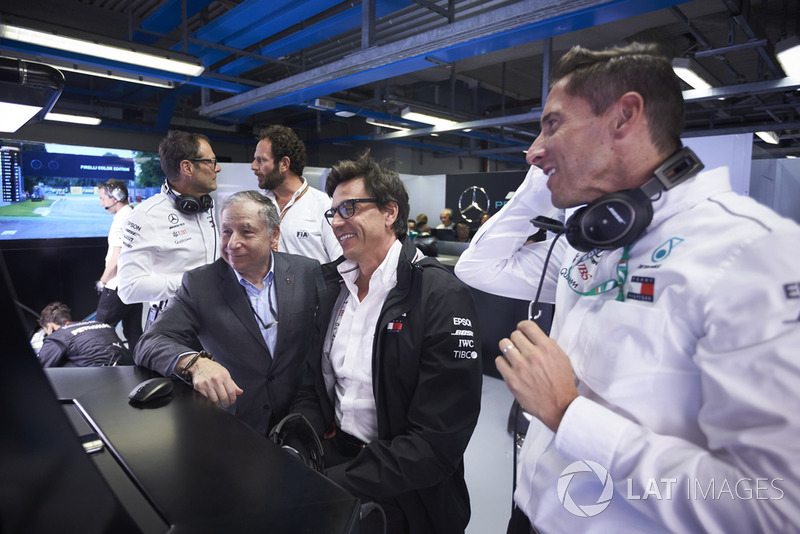 Jean Todt, President, FIA, talks to Toto Wolff, Executive Director (Business), Mercedes AMG 