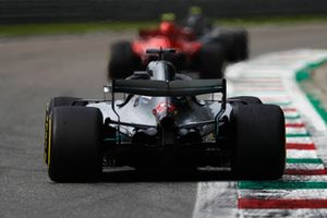 Kimi Raikkonen, Ferrari SF71H,  Lewis Hamilton, Mercedes AMG F1 W09