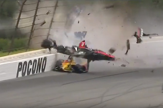 Crash de Robert Wickens, Schmidt Peterson Motorsports Honda et Ryan Hunter-Reay, Andretti Autosport Honda