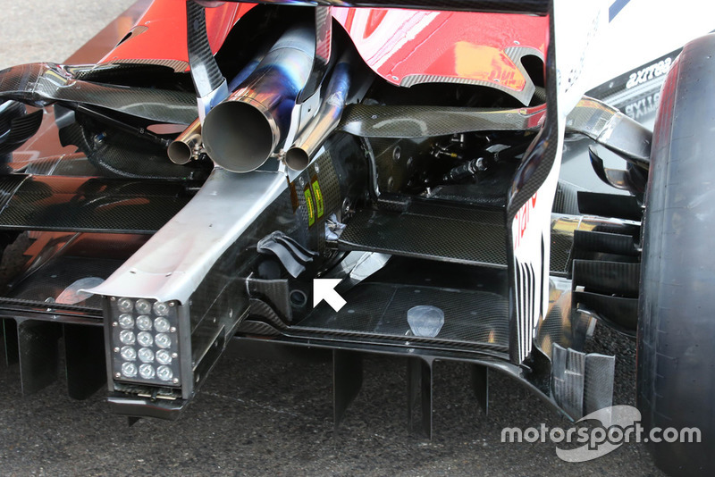Sauber C37 rear winglets detail