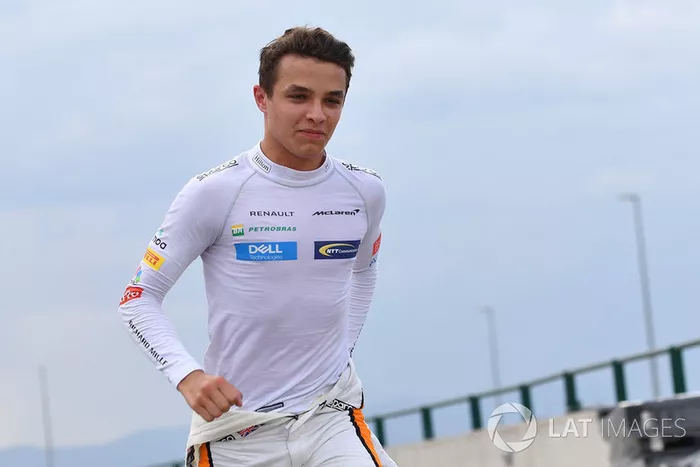 Lando Norris, McLaren, corriendo