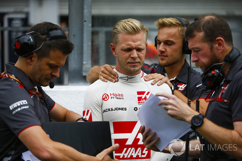 Kevin Magnussen: “Eu não me importo de especular porque ele fez isso. Eu acho que foi muito estúpido e desnecessário”