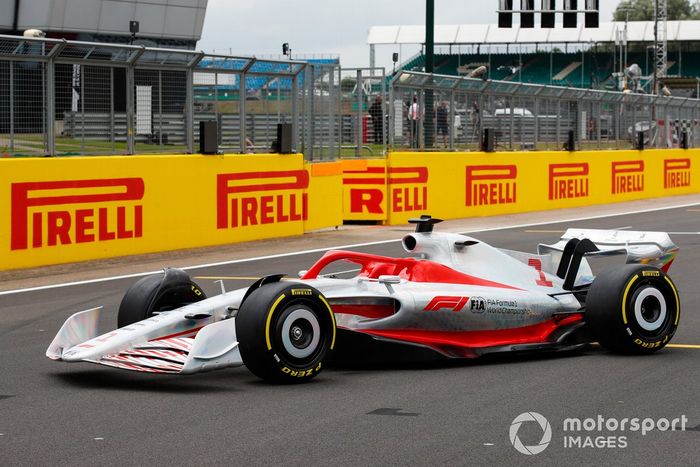 El coche de Fórmula 1 de 2022 en la parrilla de Silverstone