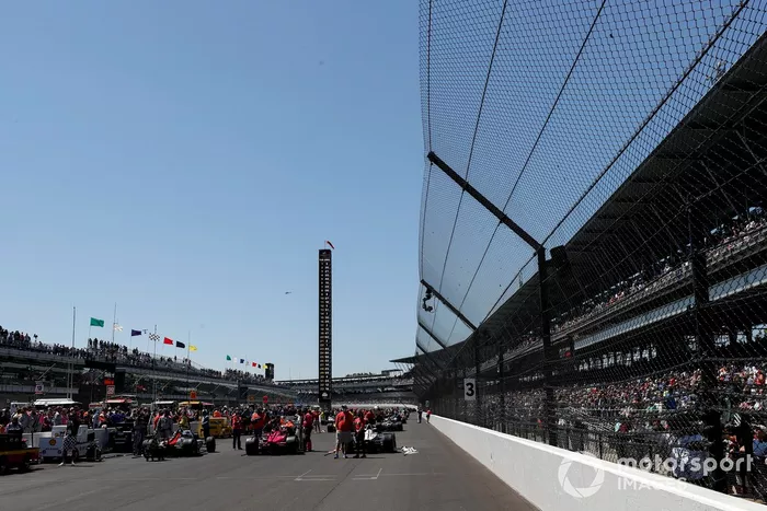 Fotostrecke: Startaufstellung zum 107. Indy 500: