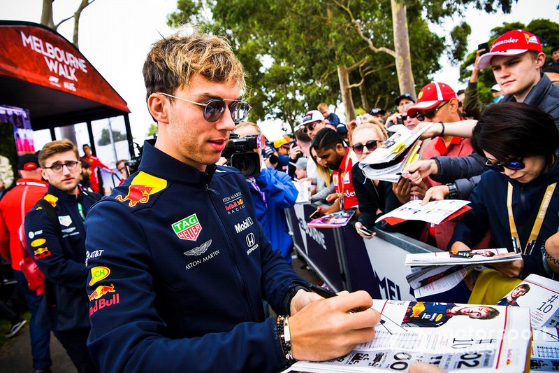 Pierre Gasly, Red Bull Racing, bersama fans