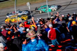 Race winner Brad Keselowski, Team Penske, Ford Mustang