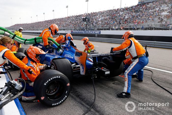 Scott Dixon, parada en boxes del Chip Ganassi Racing Honda