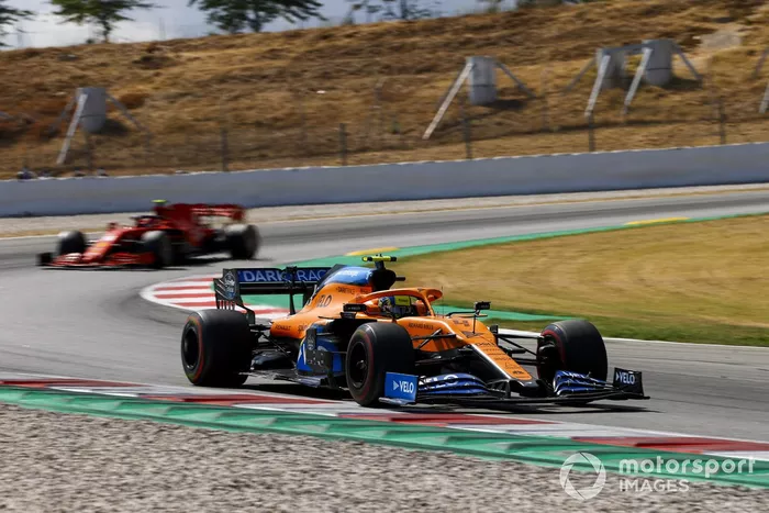 Lando Norris, McLaren MCL35, Charles Leclerc, Ferrari SF1000