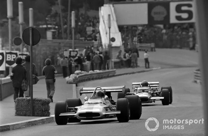 Pedro Rodriguez, BRM P153 leads Jochen Rindt, Lotus 49C Ford