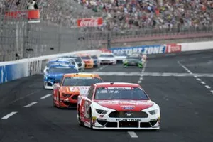  Ryan Blaney, Team Penske, Ford Mustang DEX Imaging,  Ryan Newman, Roush Fenway Racing, Ford Mustang Oscar Mayer Hot Dogs