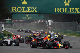 Max Verstappen, Red Bull Racing RB14 leads Lewis Hamilton, Mercedes AMG F1 W09 EQ Power+ and Daniel Ricciardo, Red Bull Racing RB14 at the start of the race