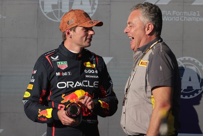 Max Verstappen, Red Bull Racing, Mario Isola, Director of Pirelli F1