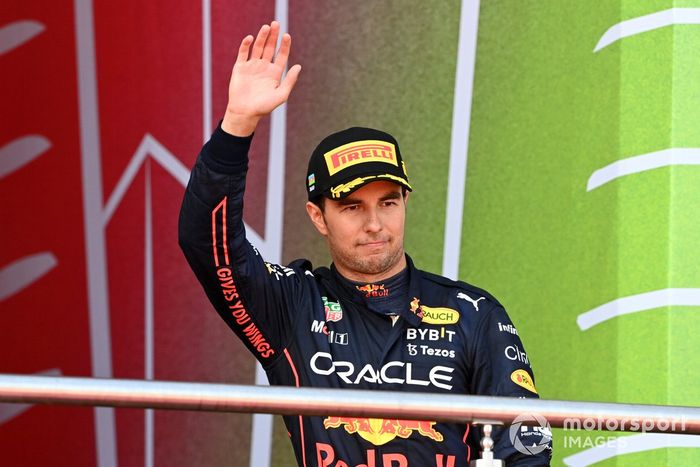 Podio: segundo lugar Sergio Pérez, Red Bull Racing