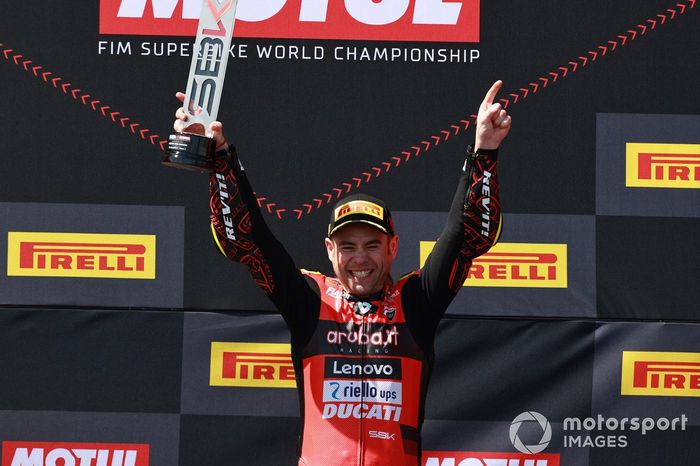 Podio: ganador Álvaro Bautista, Aruba.it Racing Ducati