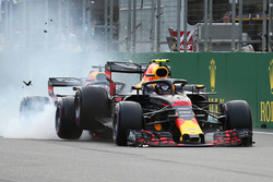 Crash Max Verstappen en Daniel Ricciardo, Red Bull Racing RB14