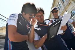 Lance Stroll, Williams Lance Stroll, Williams and Luca Baldisserri, Williams Race Engineer walk the track