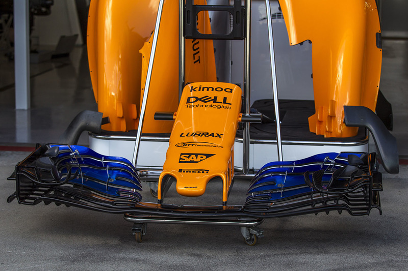 McLaren MCL33 nose and front wing